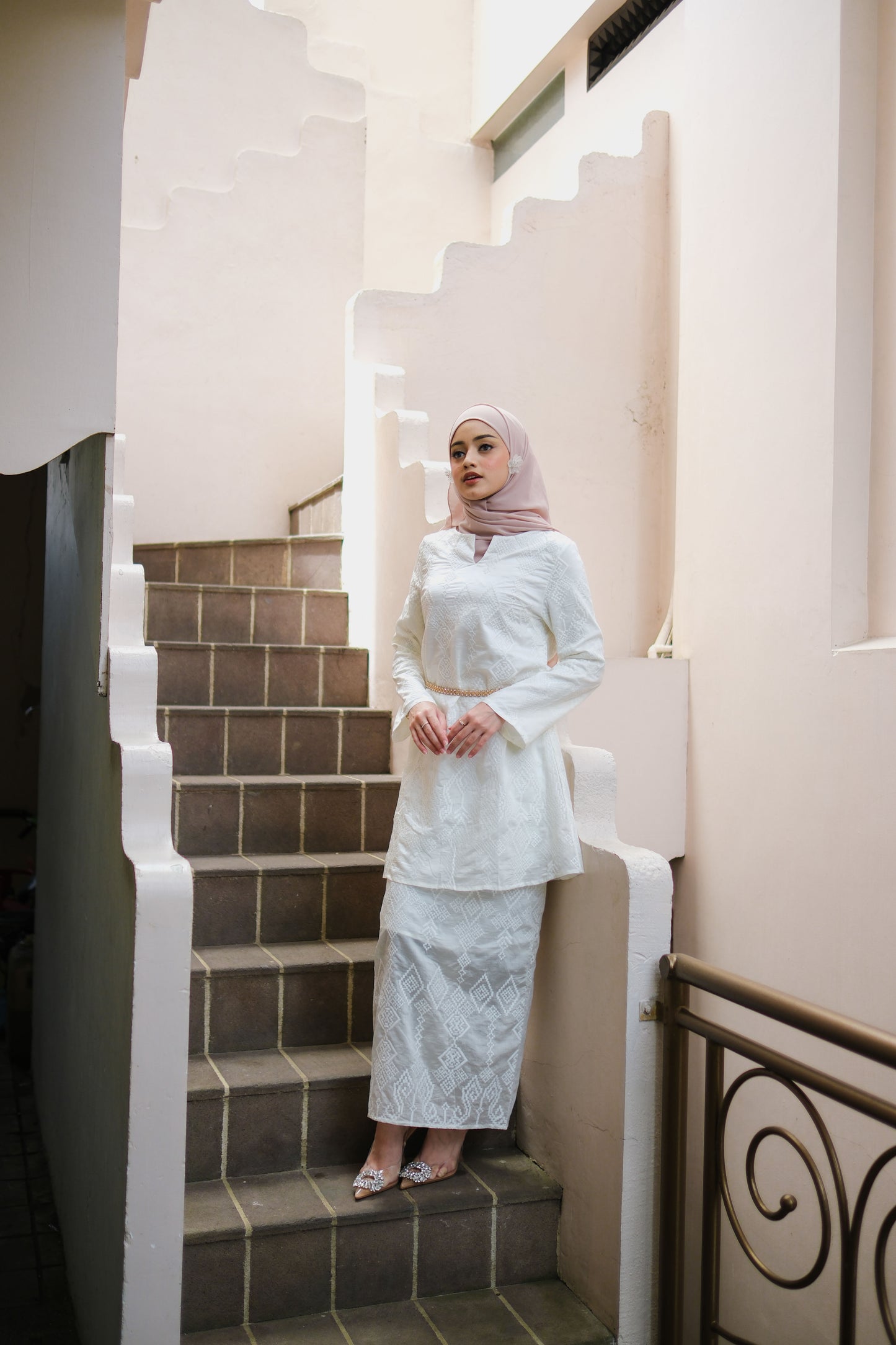 Rose Kurung