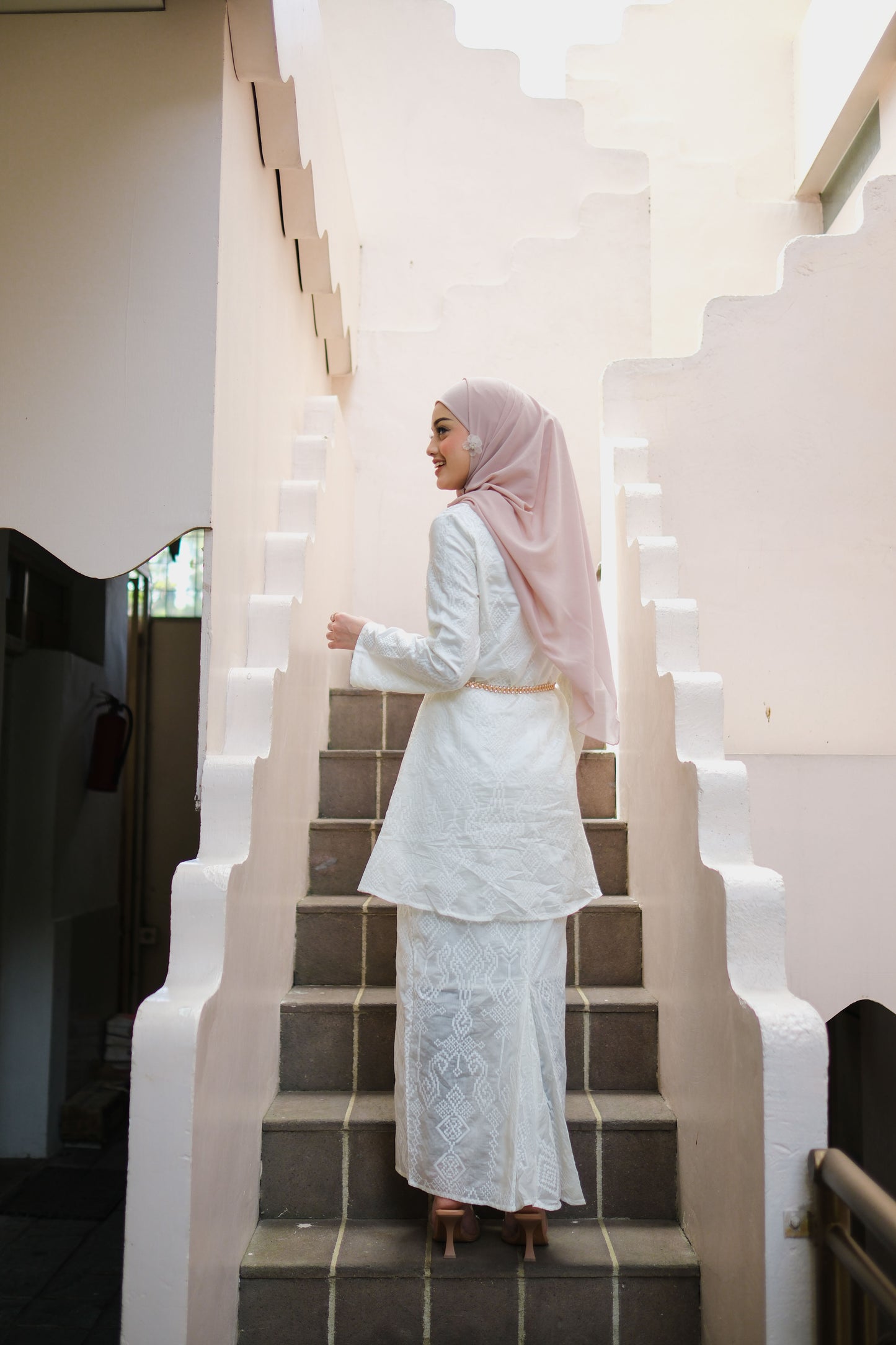 Rose Kurung