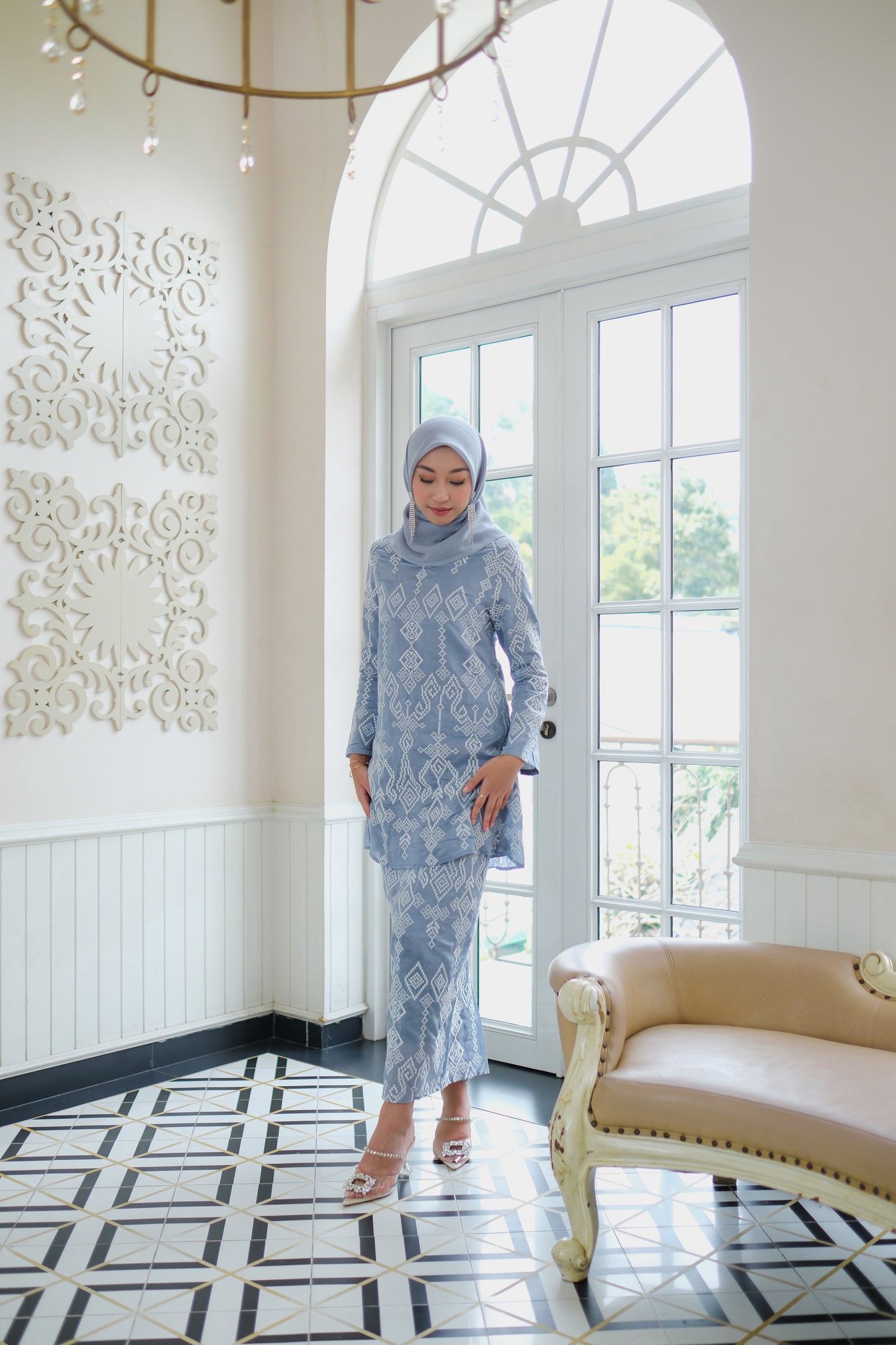 Rose Kurung