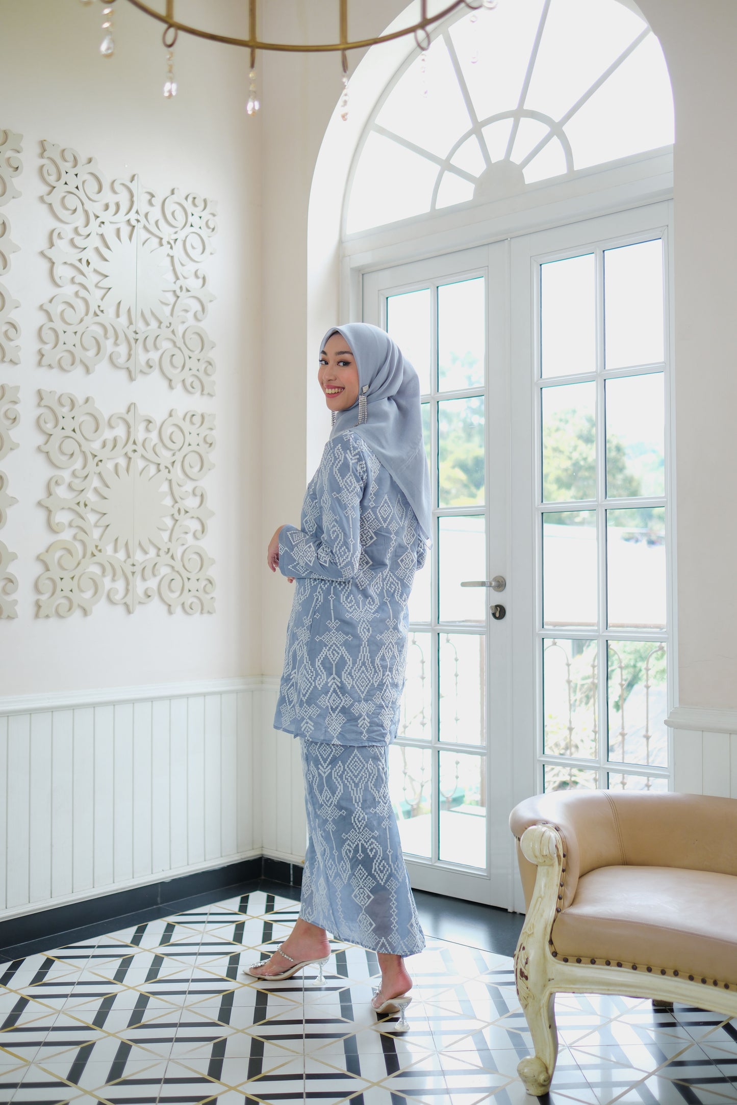 Rose Kurung