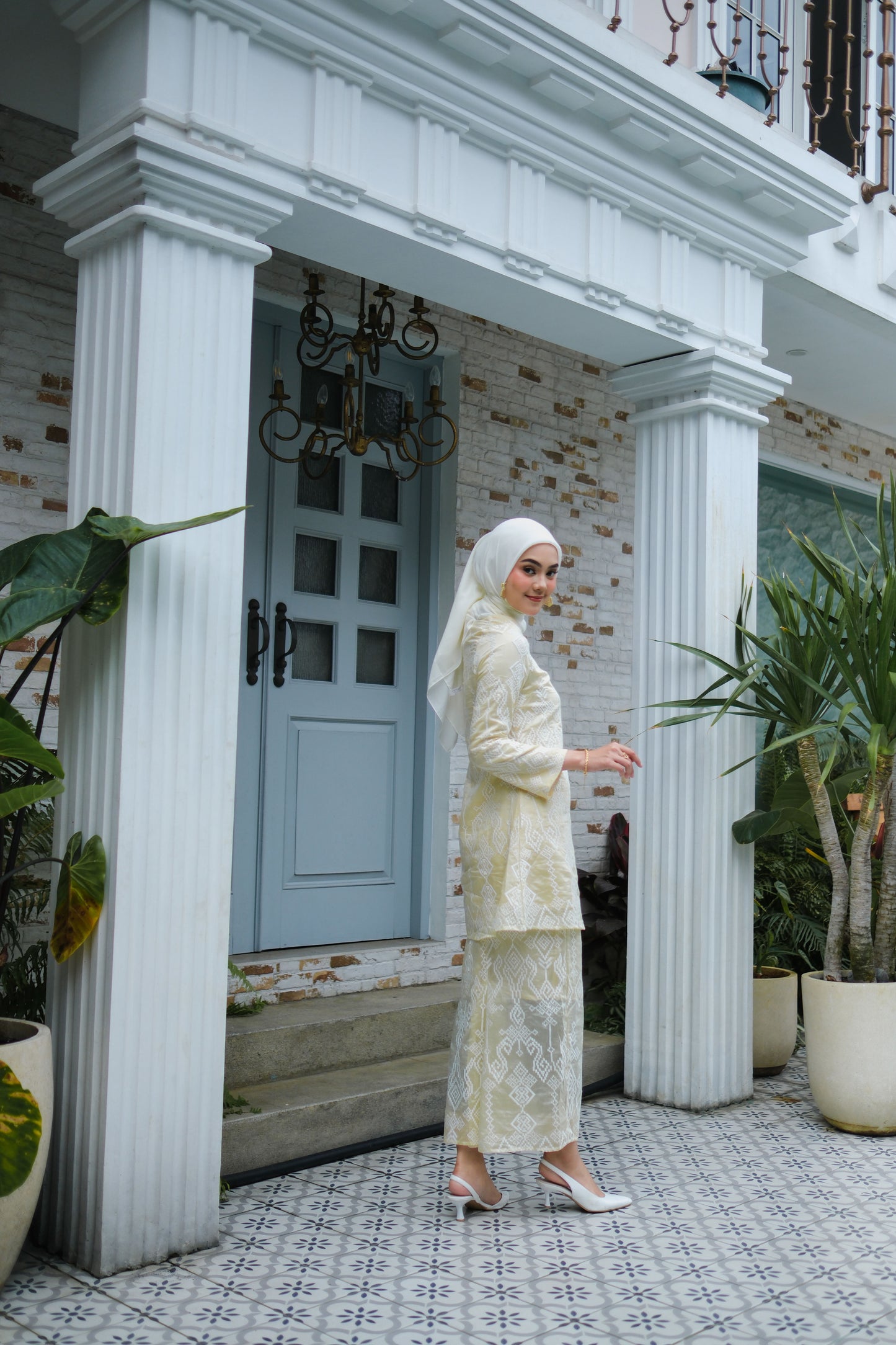 Rose Kurung