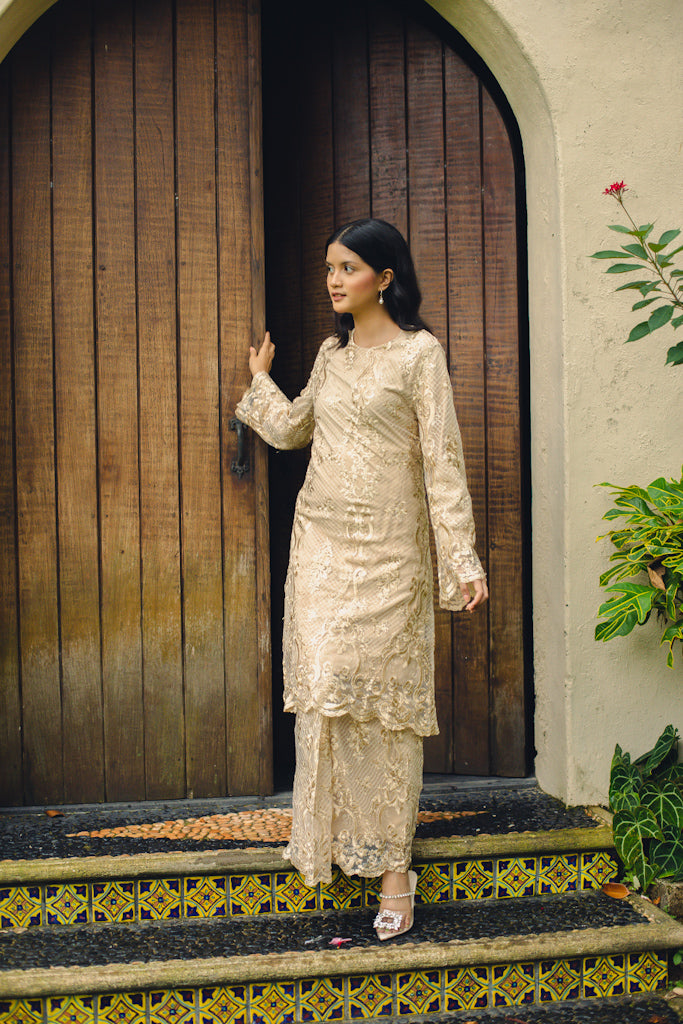 Aya Kurung